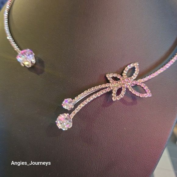 Butterfly open wrap necklace - Picture 8 of 8